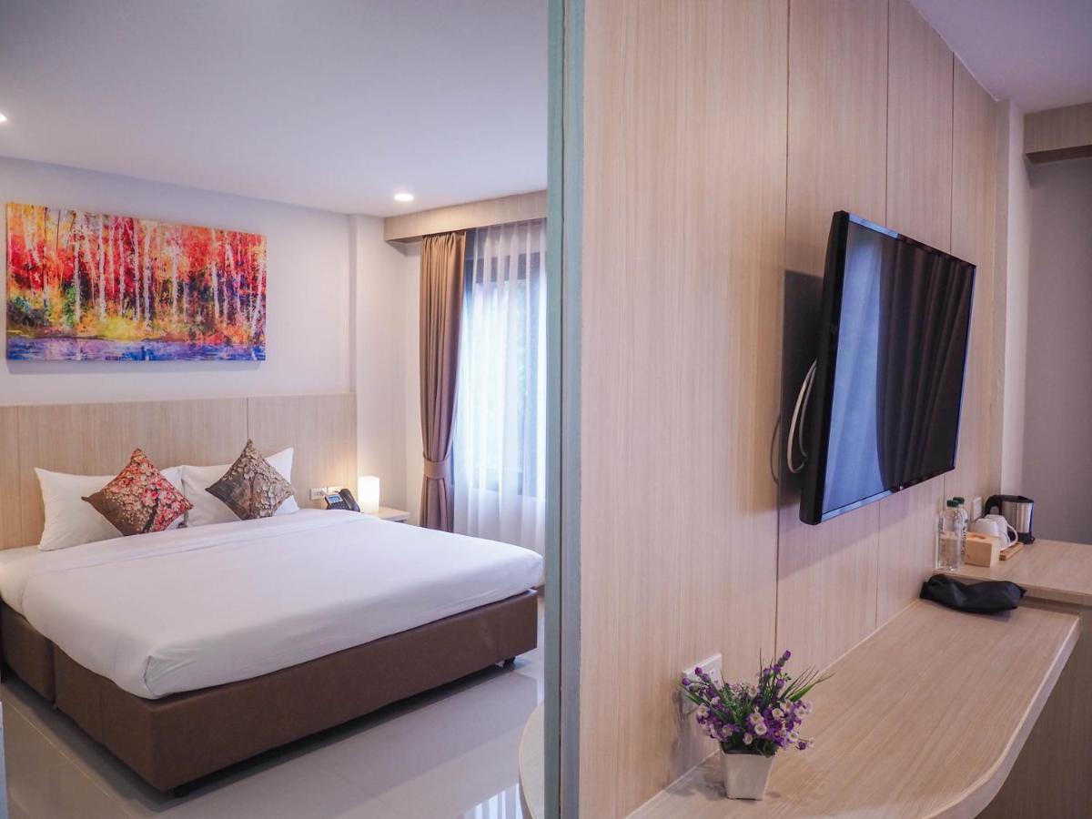 Malee Hotel Chiang Mai Exterior photo