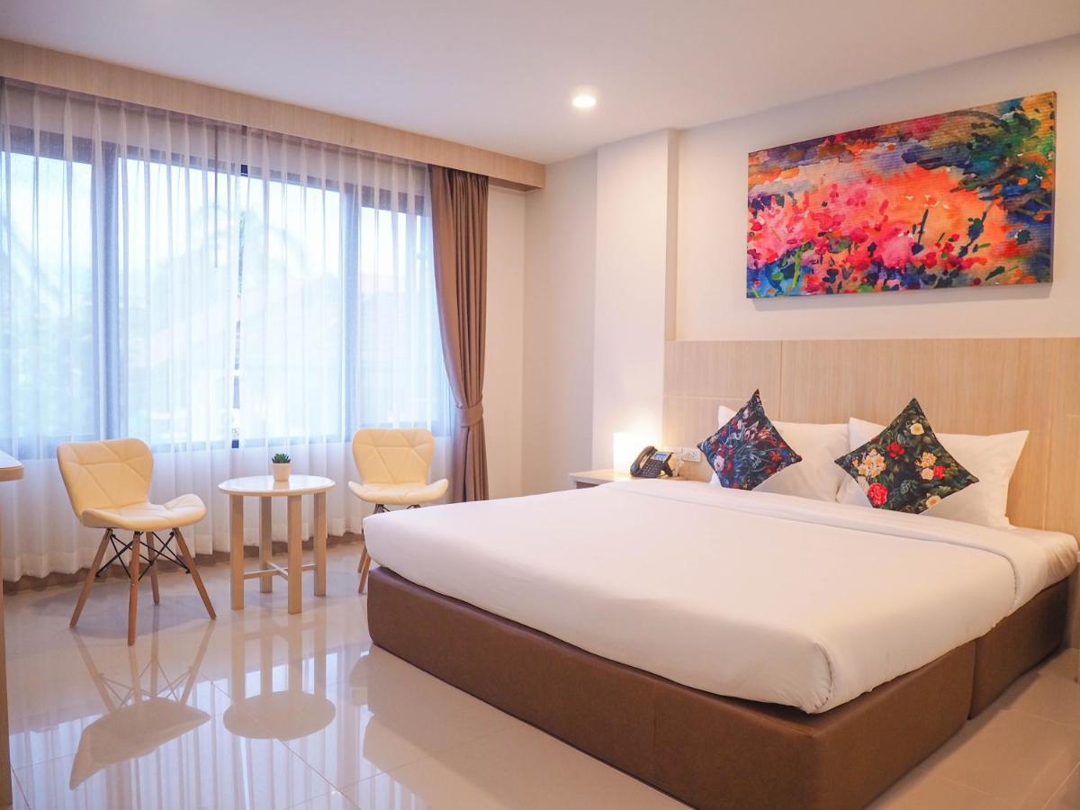 Malee Hotel Chiang Mai Exterior photo
